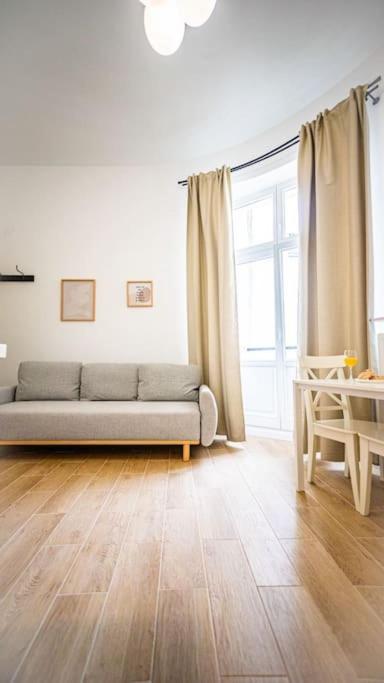 Lovely Apartment In Варшава Экстерьер фото