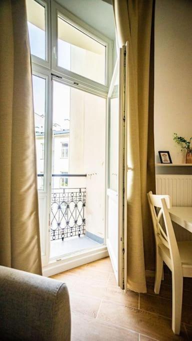 Lovely Apartment In Варшава Экстерьер фото